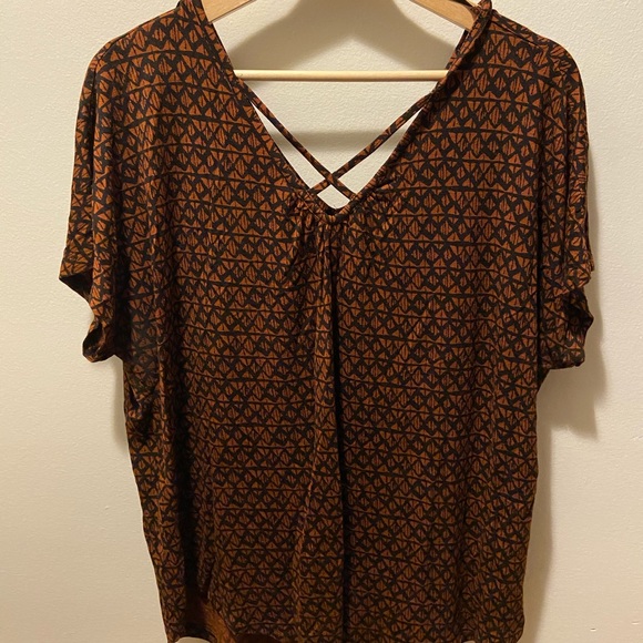 Soft & Cozy Apt. 9 Top w/ front X Detail - Picture 2 of 5